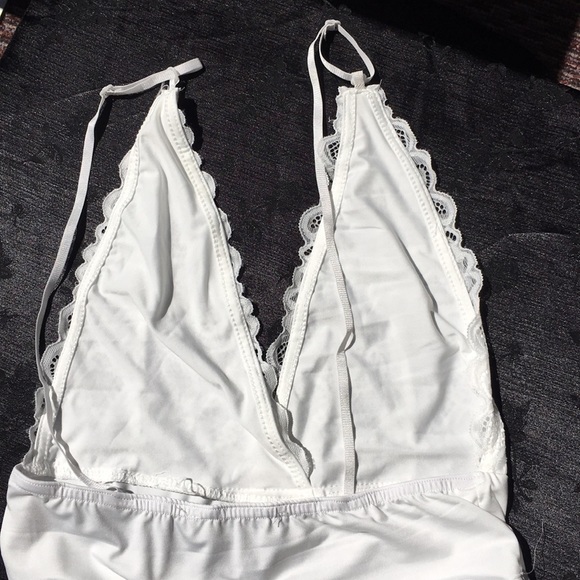 🎊2/$40🎊New! Sexy White Lace Bodysuit - Picture 4 of 7